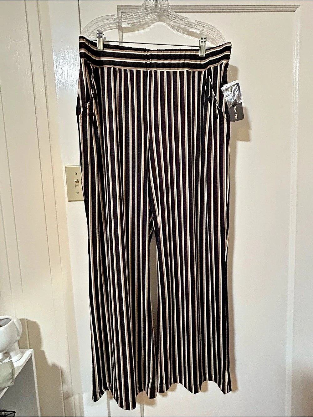 Avenue Border Stripe Straight Leg Pant Black & White